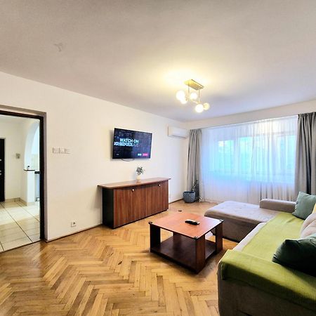 Tranquil Unirii Residence - Elegant & Spacious Living With Parking Steps From Parliament Bucharest Exterior photo