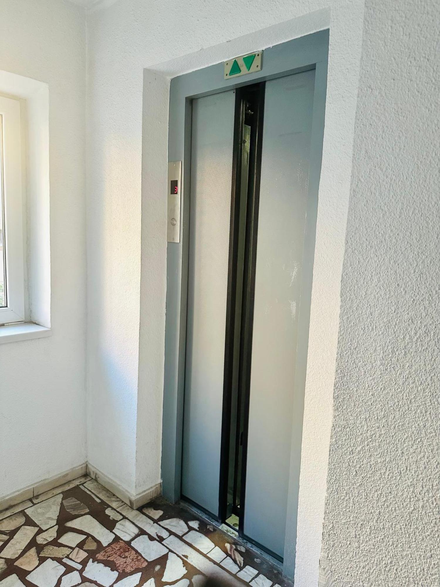 Tranquil Unirii Residence - Elegant & Spacious Living With Parking Steps From Parliament Bucharest Exterior photo