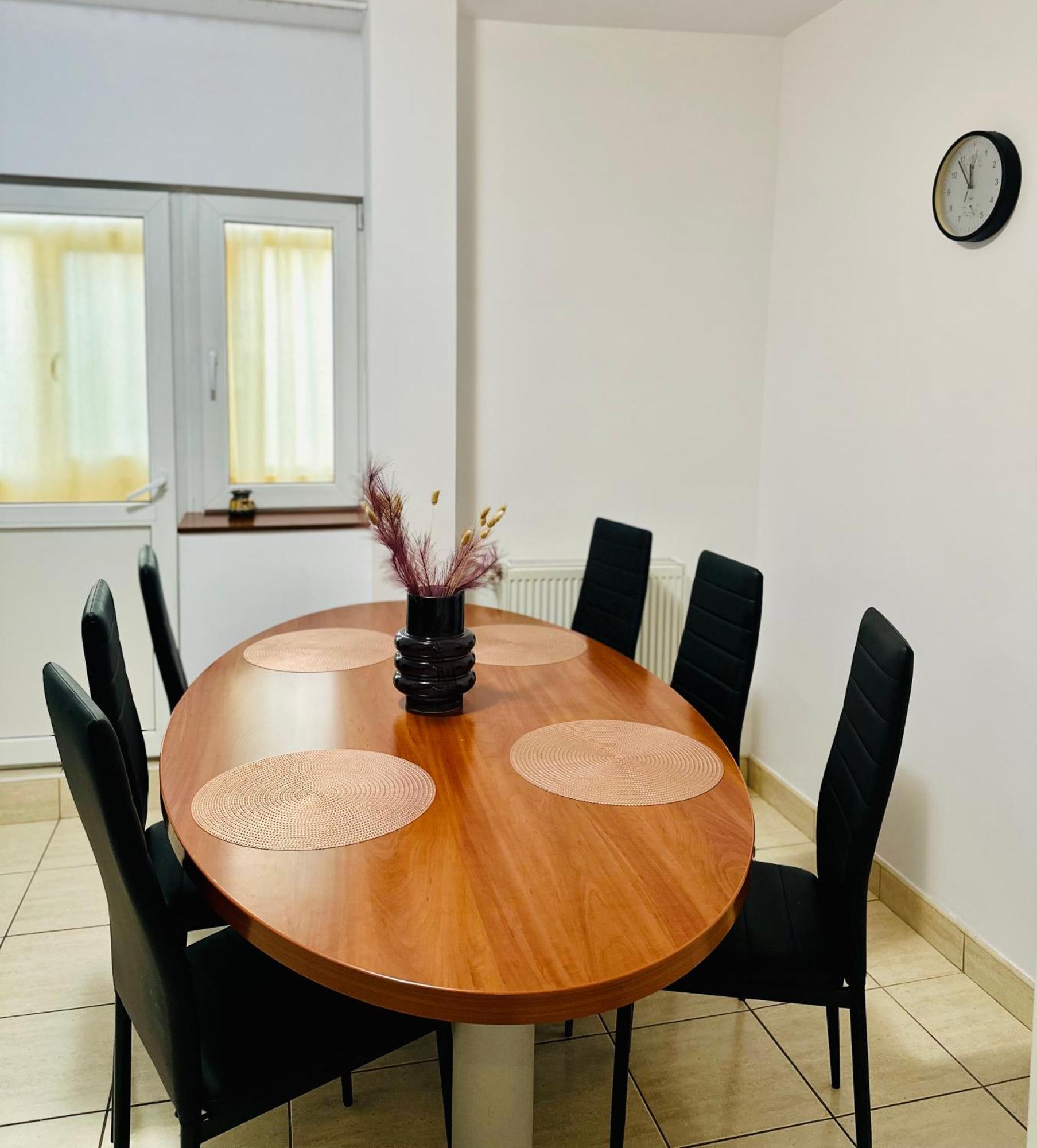 Tranquil Unirii Residence - Elegant & Spacious Living With Parking Steps From Parliament Bucharest Exterior photo