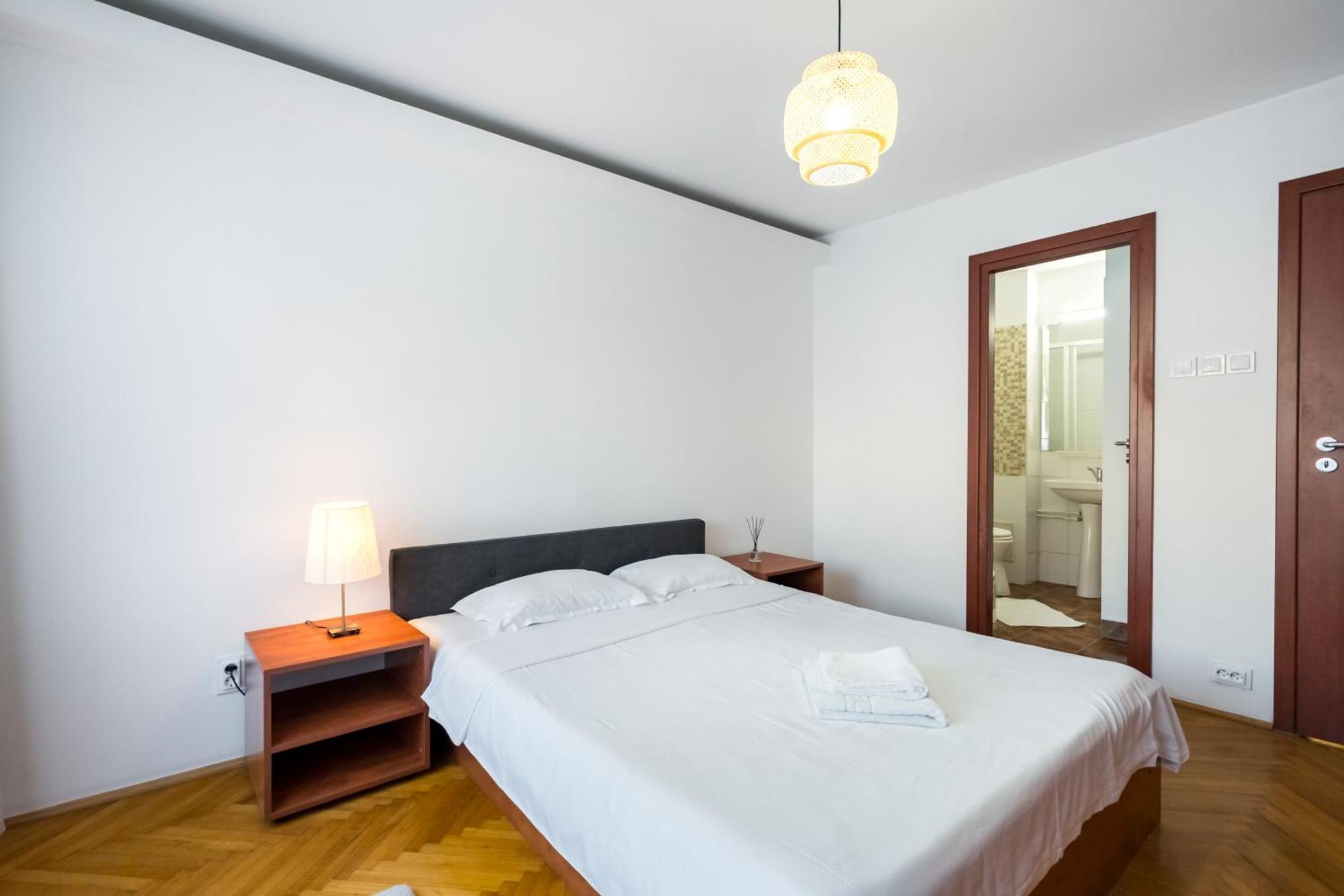 Tranquil Unirii Residence - Elegant & Spacious Living With Parking Steps From Parliament Bucharest Exterior photo