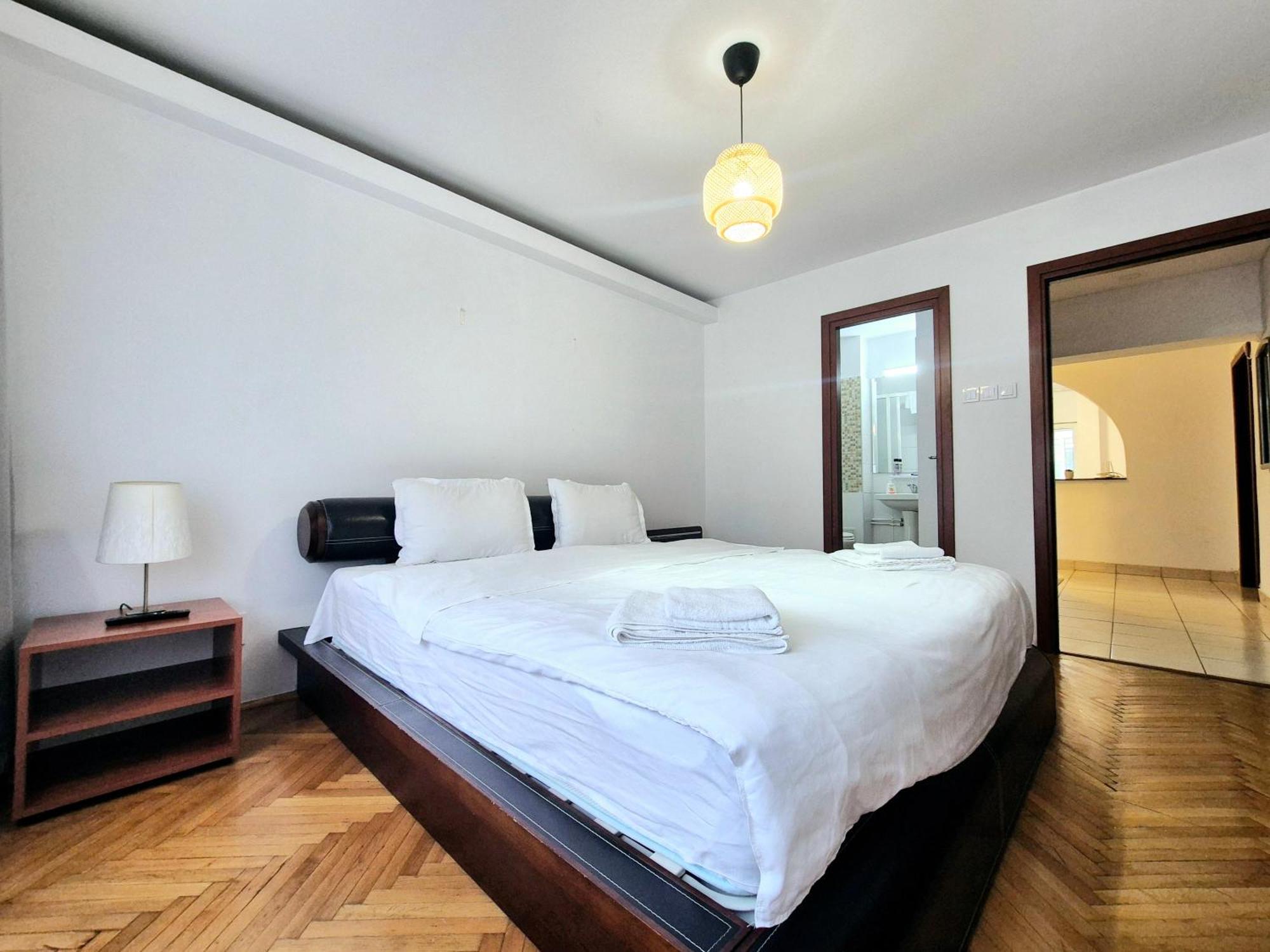 Tranquil Unirii Residence - Elegant & Spacious Living With Parking Steps From Parliament Bucharest Exterior photo