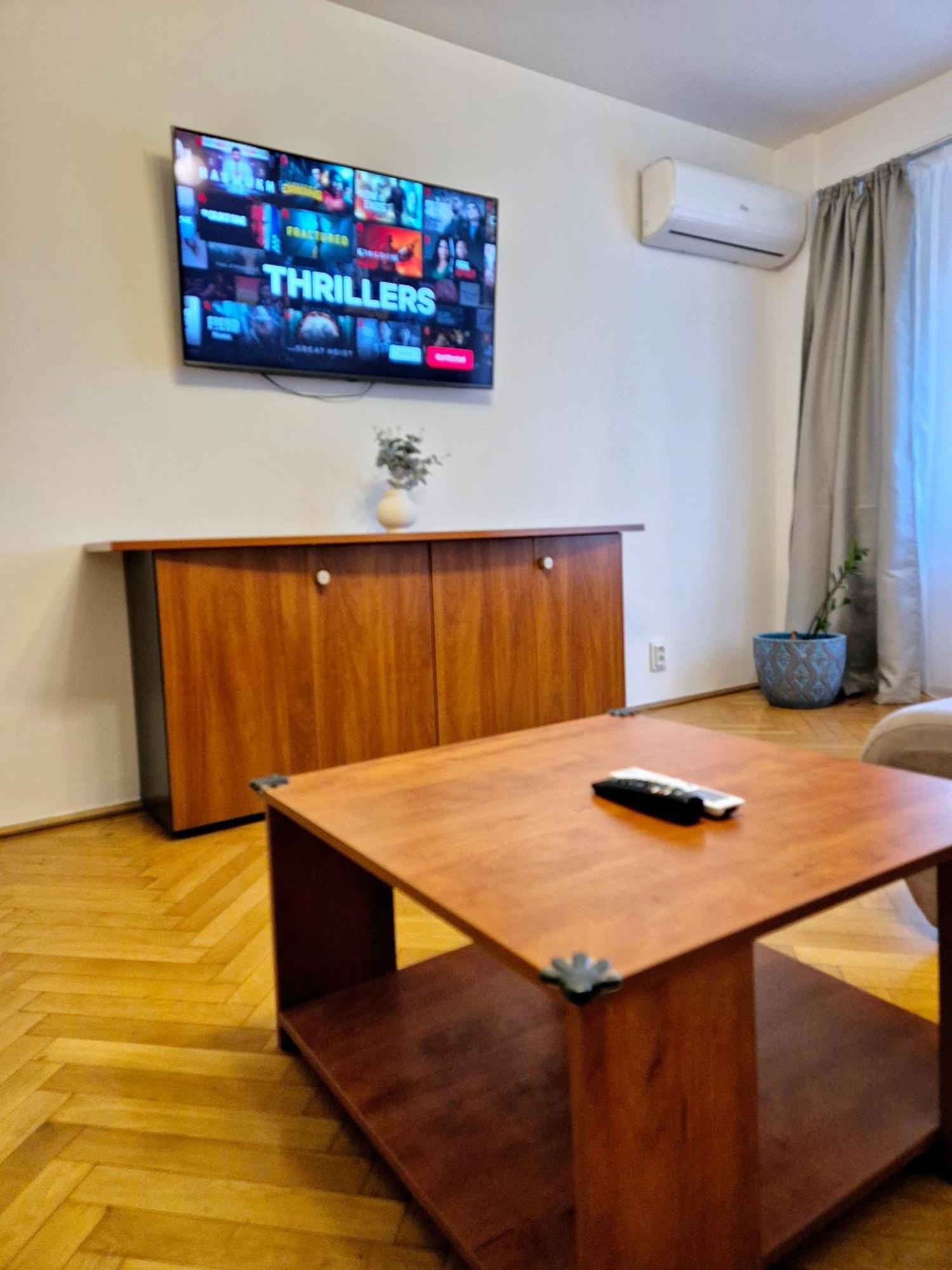 Tranquil Unirii Residence - Elegant & Spacious Living With Parking Steps From Parliament Bucharest Exterior photo